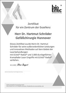 Zertifikat „Zentrum der Exzellenz“ für Dr. Hartmut Schröder, verliehen am 14. Februar 2023 für innovative Laserbehandlungen mit ELVeS Radial und über 1.000 durchgeführte Krampfadertherapien.